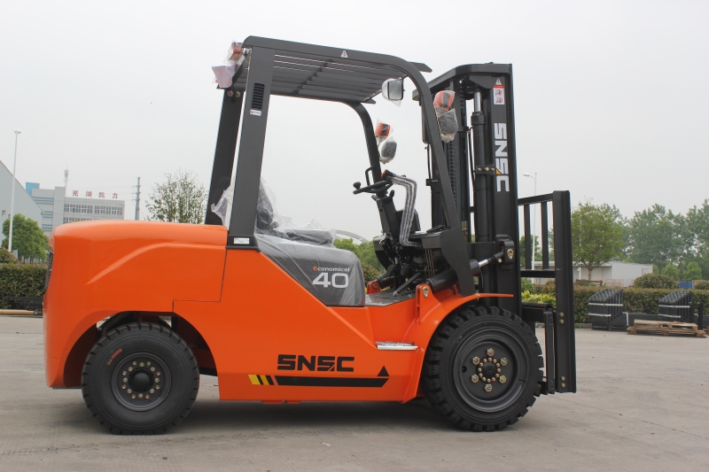 SNSC FD40 4T Diesel Forklift to SAUDI ARABIA