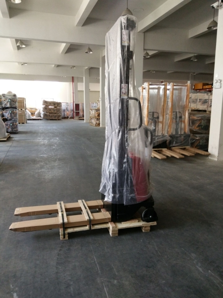 SNSC DB20 2T Semi-electric Stacker to INDIA