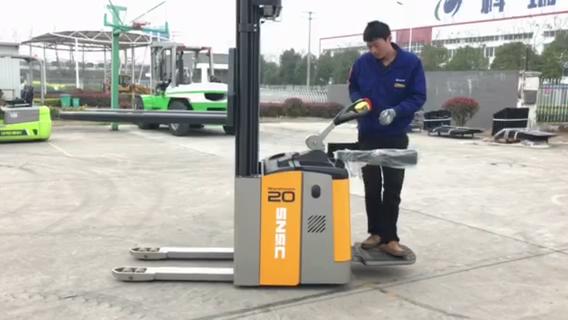 SNSC 1.5T 2T Electric Stacker to Saudi Arabia