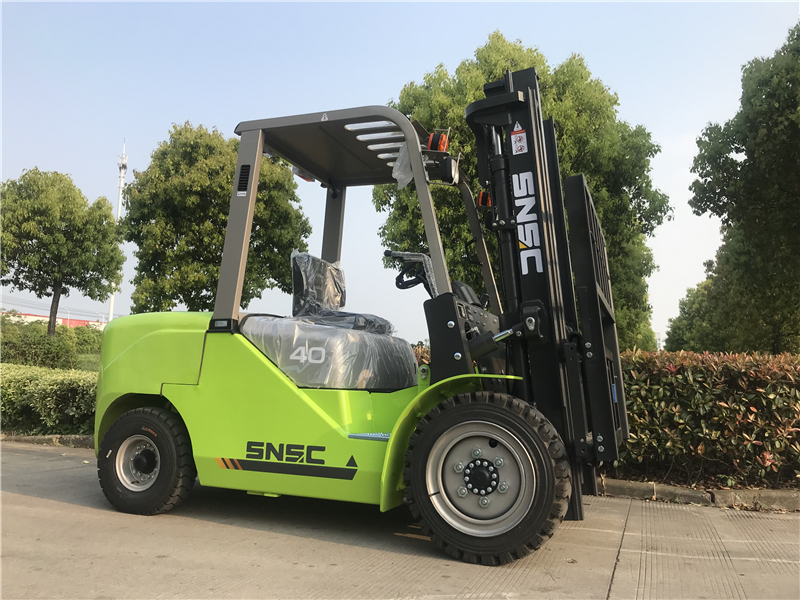 SNSC FD40 4T Diesel Forklift Truck to Fiji