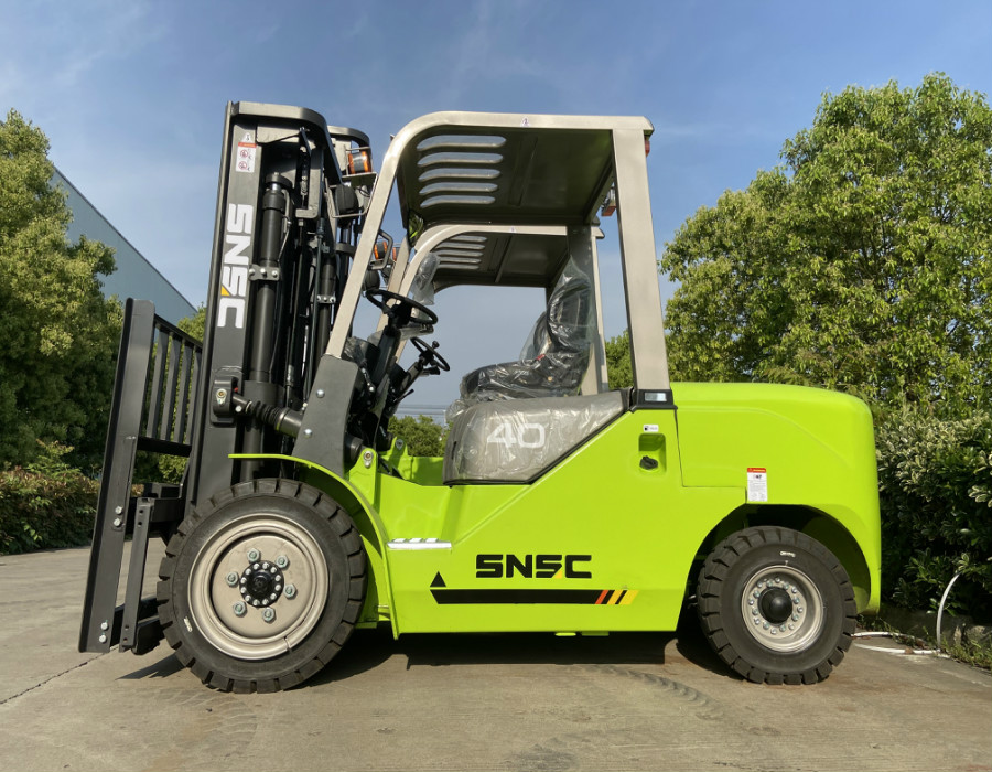 SNSC FD40 4Ton & 5Ton Diesel Forklift Truck to Peru