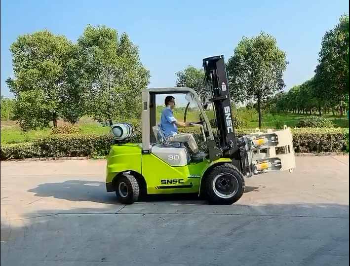 SNSC FL30 3T LPG GAS Forklift with Paper Roll Clamp to Mongolia