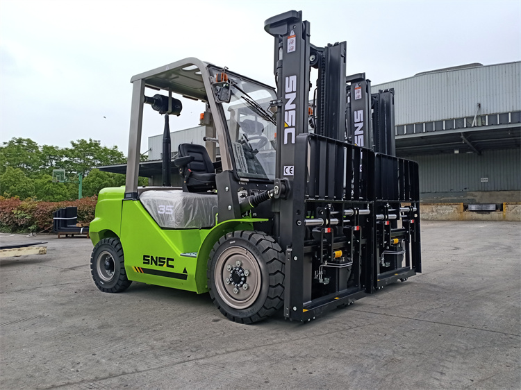 SNSC 3/3.5 ton Diesel  Forklift  ， Pallet stacker  to Croatia